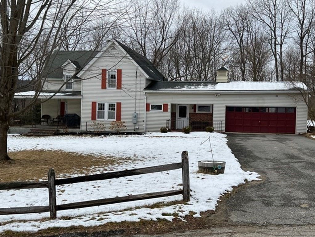 38 Richardson Dr, Fitchburg, MA 01420 is now new to the market! Tammy