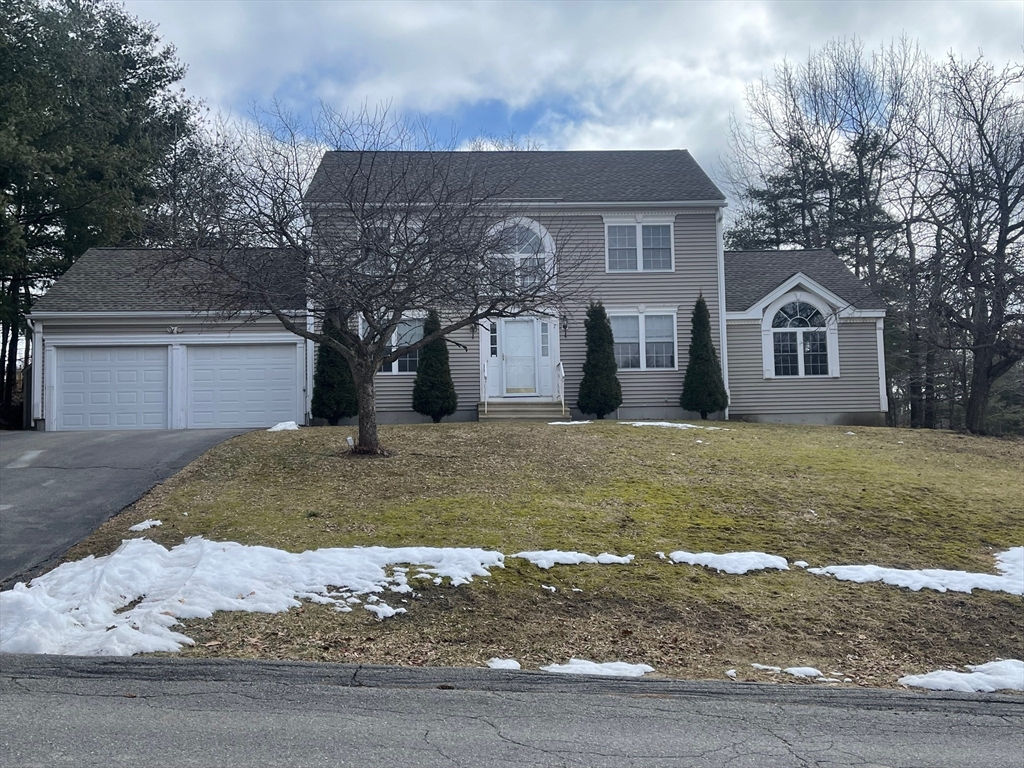 7 Eleanor St, Fitchburg, MA 01420