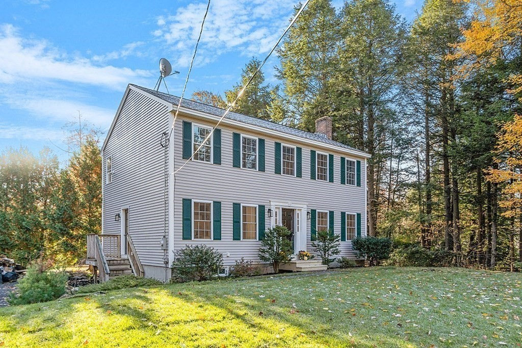 16 Old Pierce Rd, Ashburnham, MA 01430