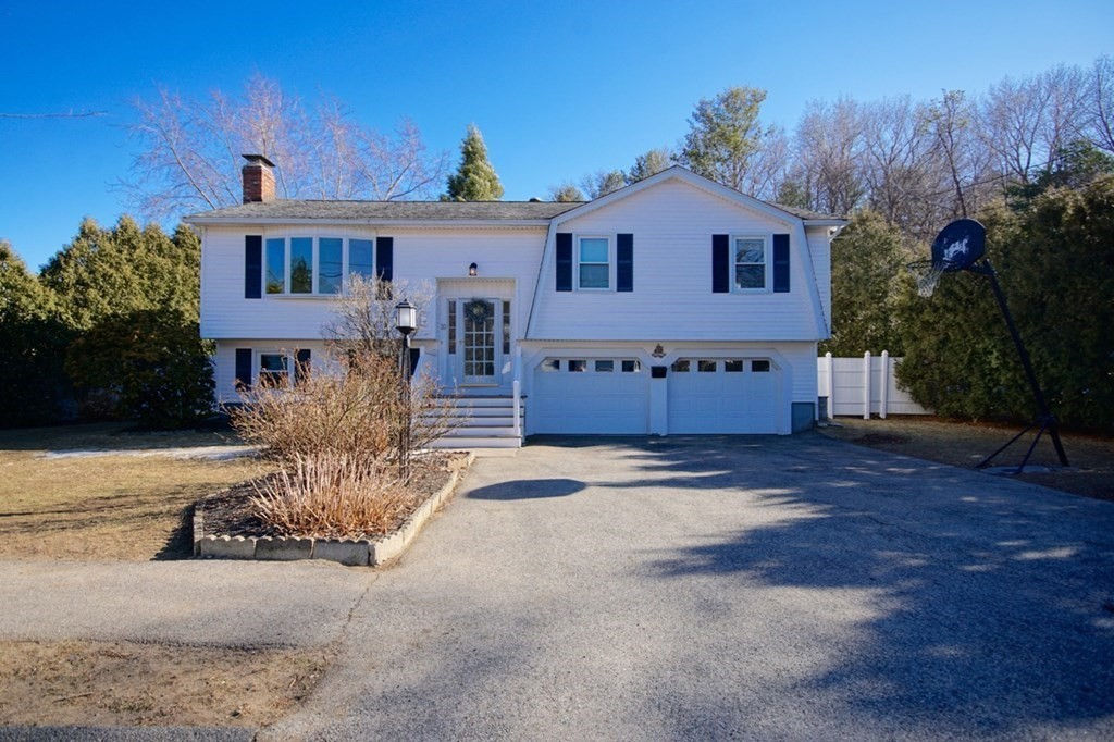 10 Robb Rd, Beverly, MA 01915