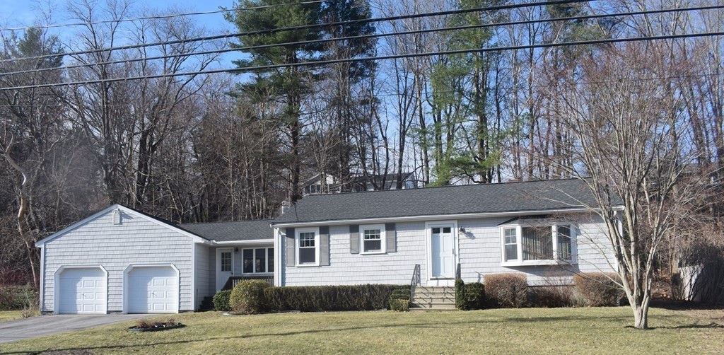 15 Rollins St, Groveland, MA 01834