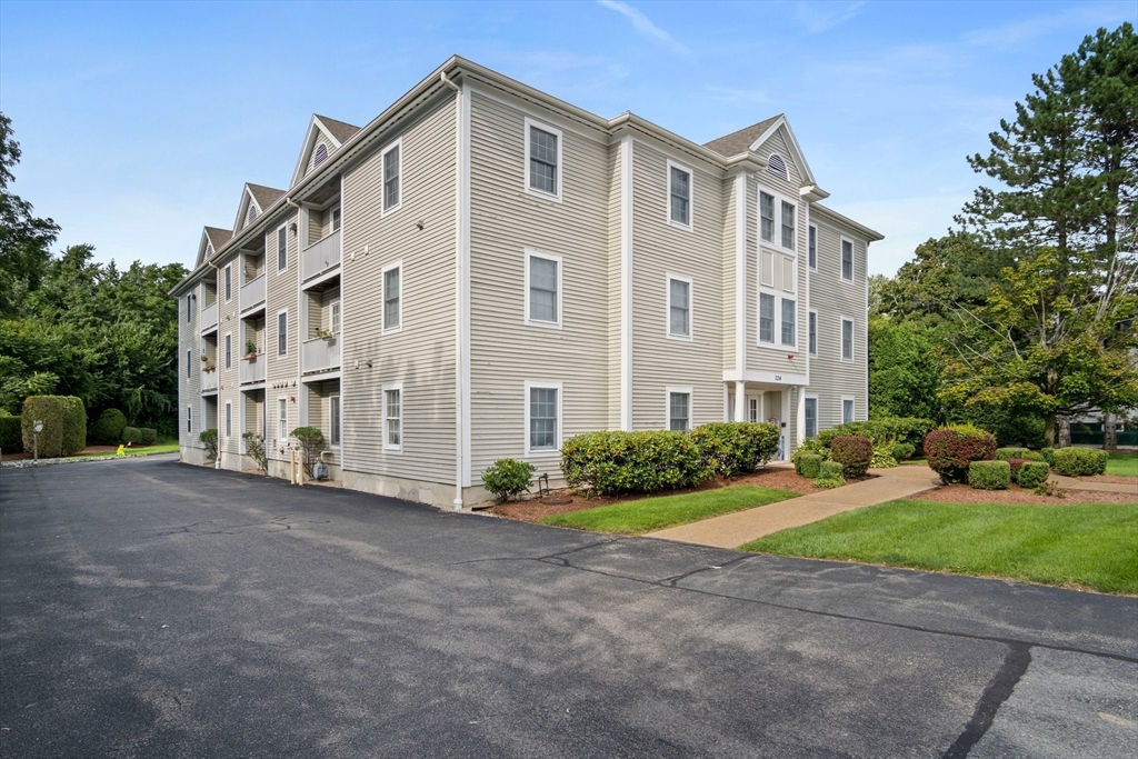 234 Water St 104, Wakefield, MA 01880 is now new to the market