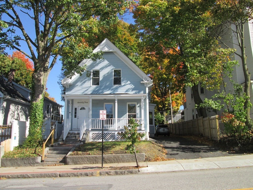 73 Providence St, Worcester, MA 01604