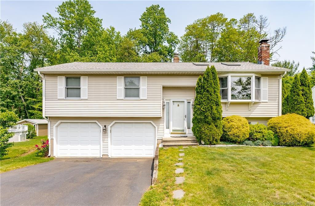 12 Laurel Ridge Court, Wallingford, CT 06492