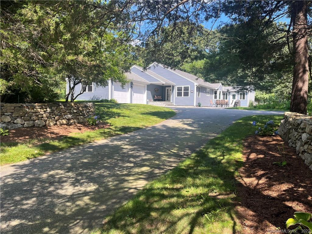 8 Wellington Way, Hebron, CT 06231