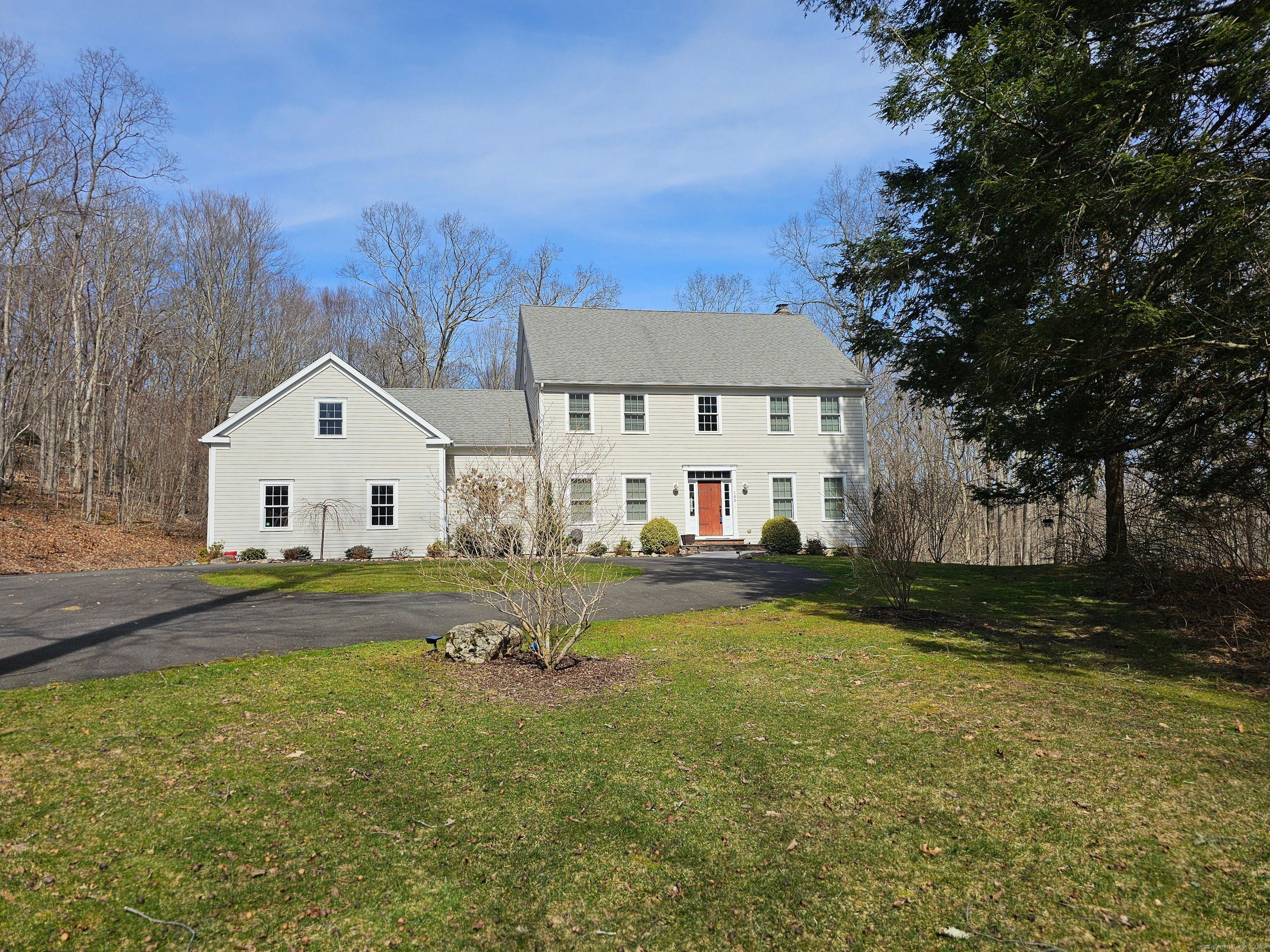 102 Quanopaug Trail, Woodbury, CT 06798