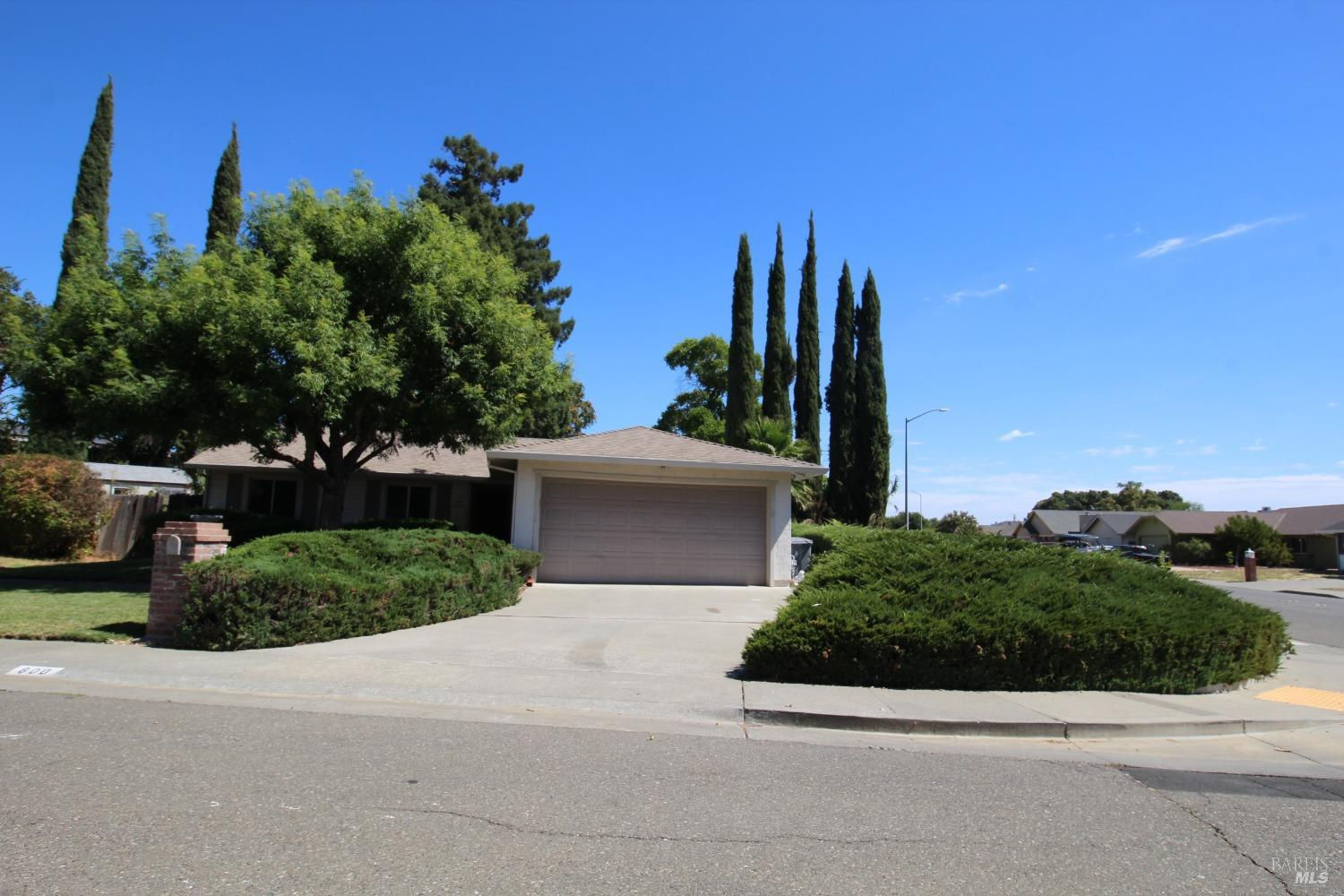 800 Avon Court, Dixon, CA 95620