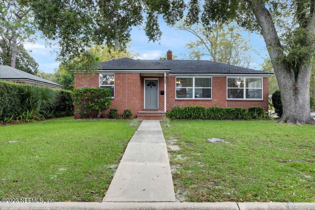 1725 E Bartram Circle, Jacksonville, FL 32207