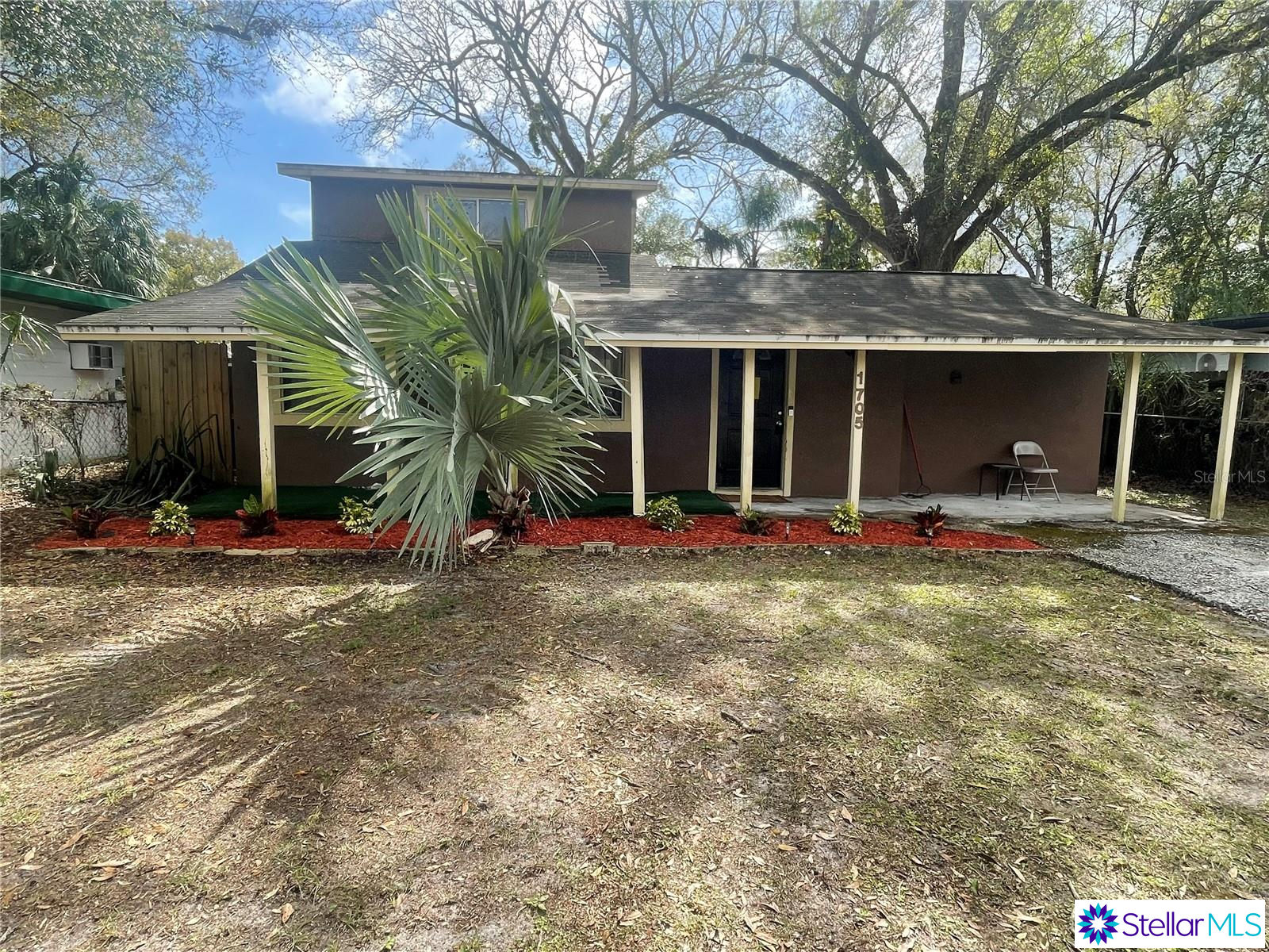 1705 E Maple Avenue, Tampa, FL 33604