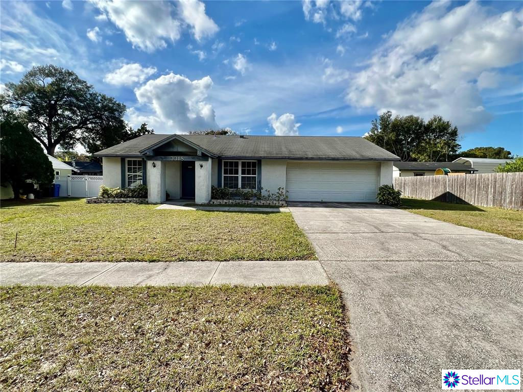 3318 King Charles Circle, Seffner, FL 33584