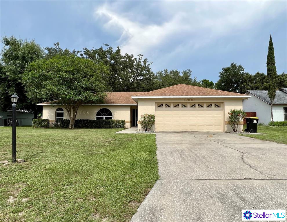 1309 Ariana Woods Circle, Auburndale, FL 33823