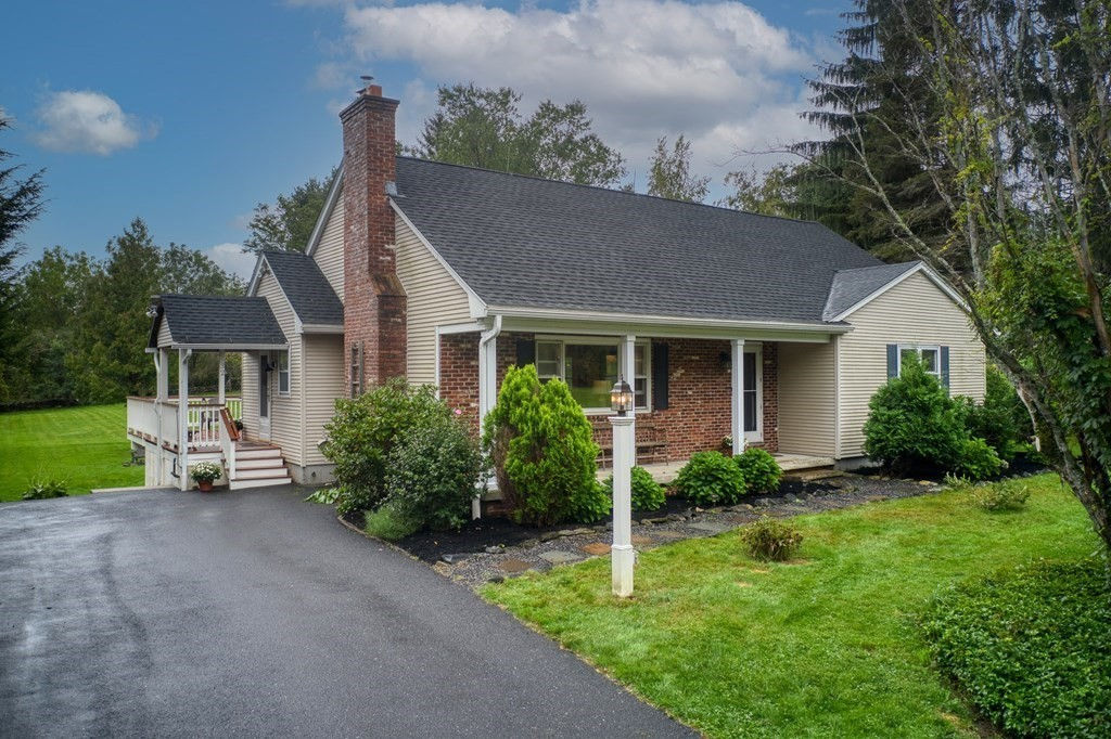 32 Wiles Rd, Sterling, MA 01564