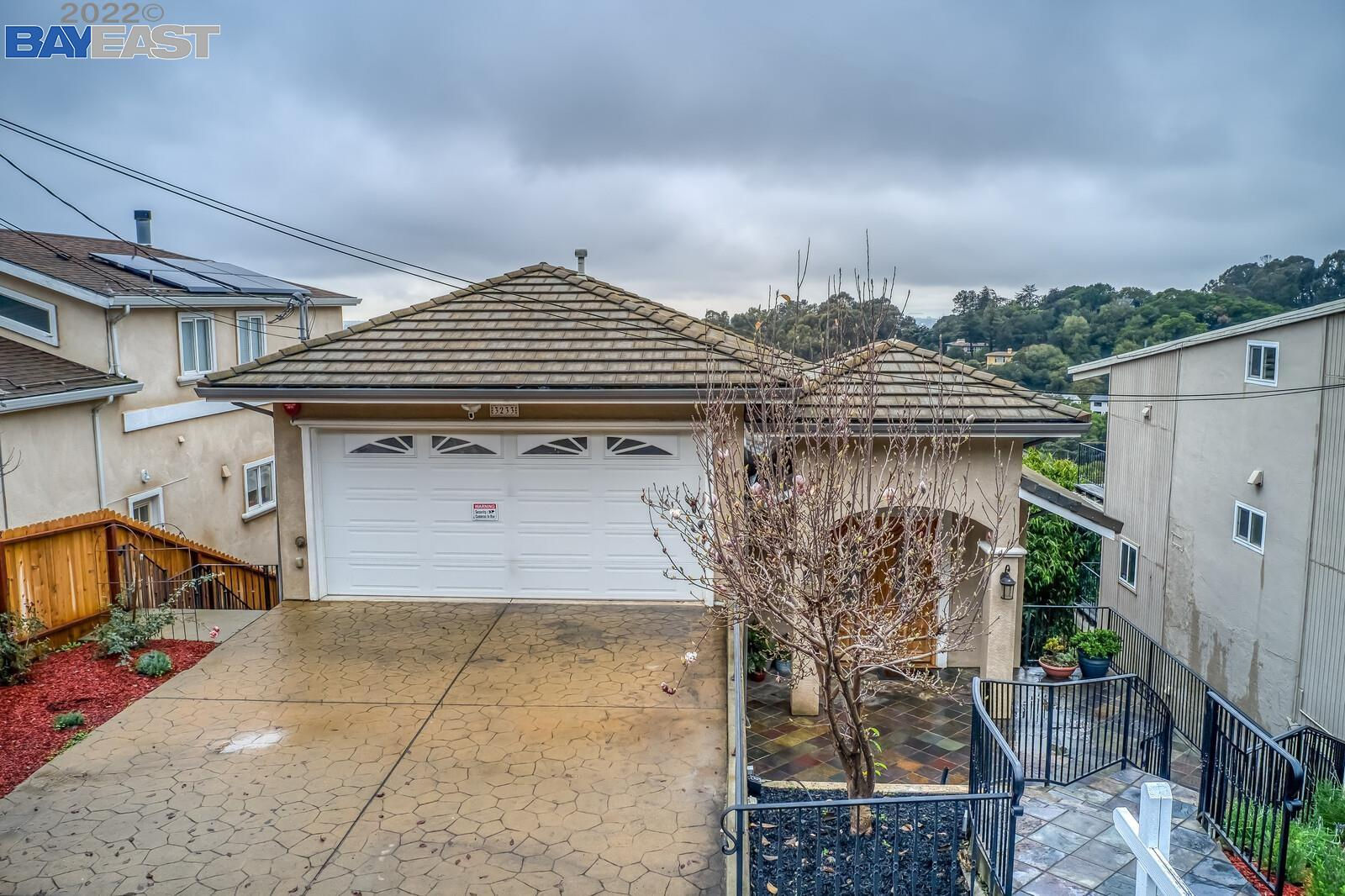 3233 Monterey Blvd, Oakland, CA 94602