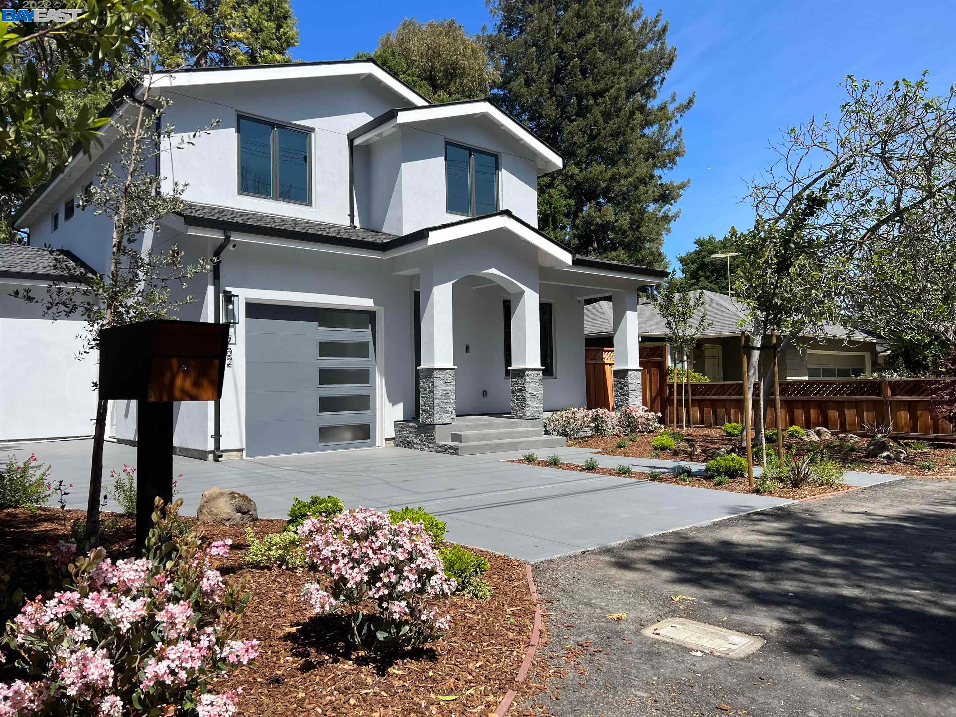 752 Gilbert Ave, Menlo Park, CA 94025