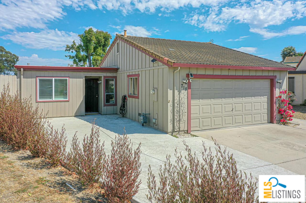 718 Leese Dr, Salinas, CA 93907