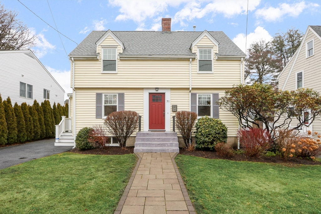 71 Washington Ave, Needham, MA 02492