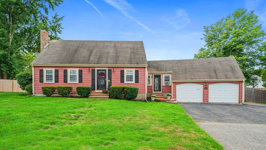 55 Colonial Dr, Quincy, MA 02169