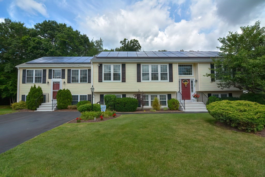 45 Deer Run Rd, Bellingham, MA 02019