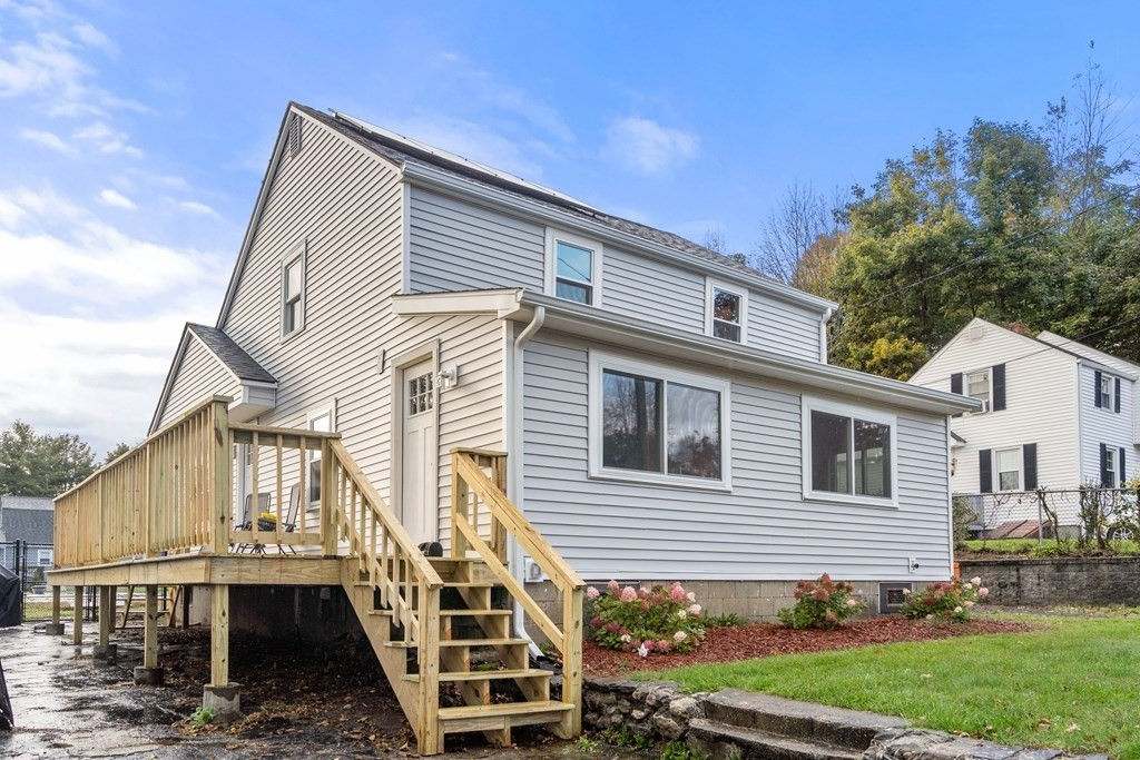 5 Lillian Ave, Leicester, MA 01542