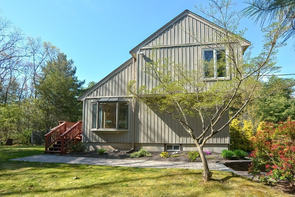 108 Mill St, Franklin, MA 02038