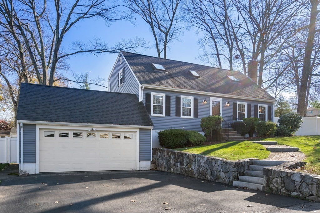 16 Sunnyside Ln, Milford, MA 01757