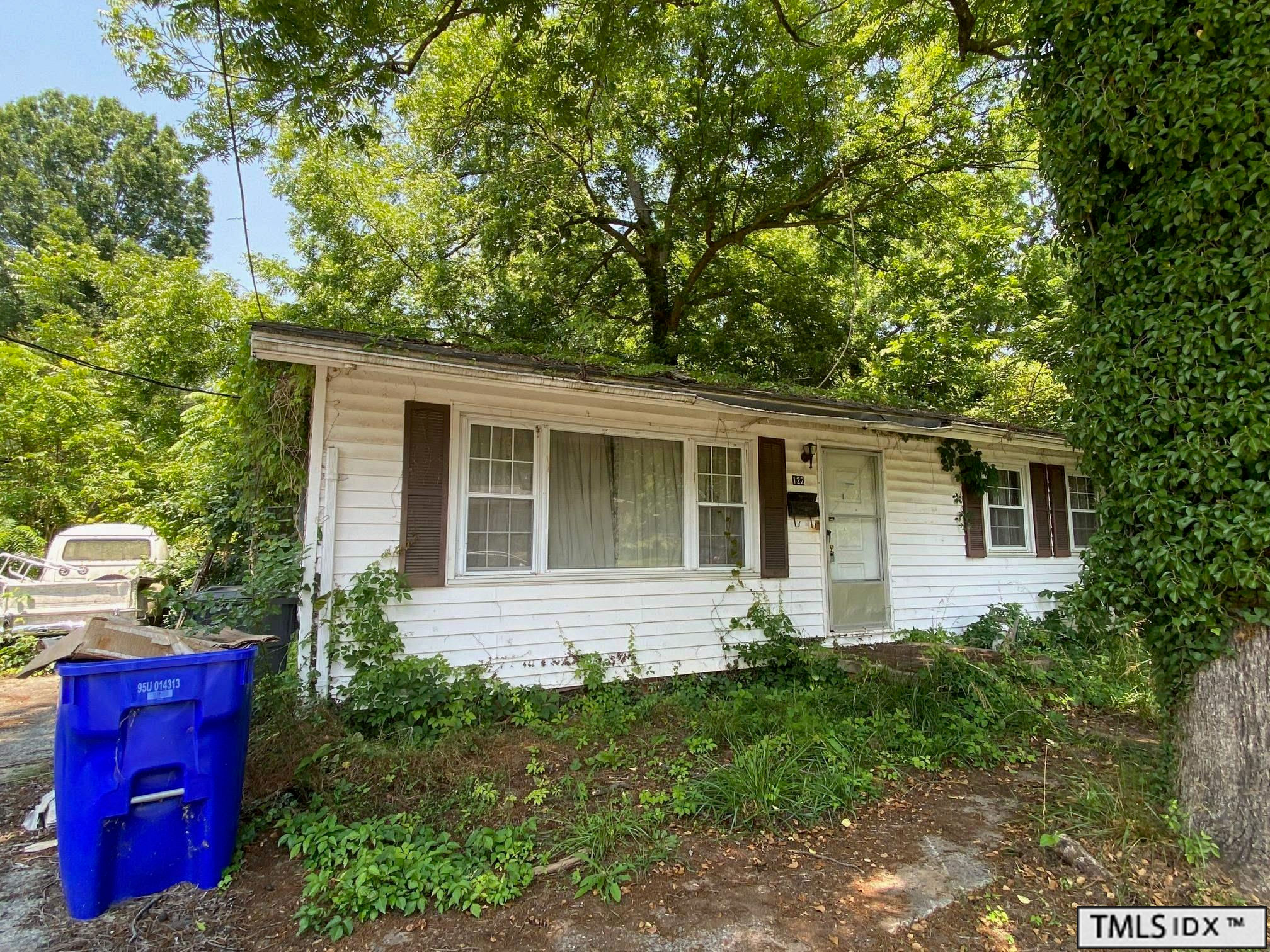 122 W Union, Hillsborough, NC 27278