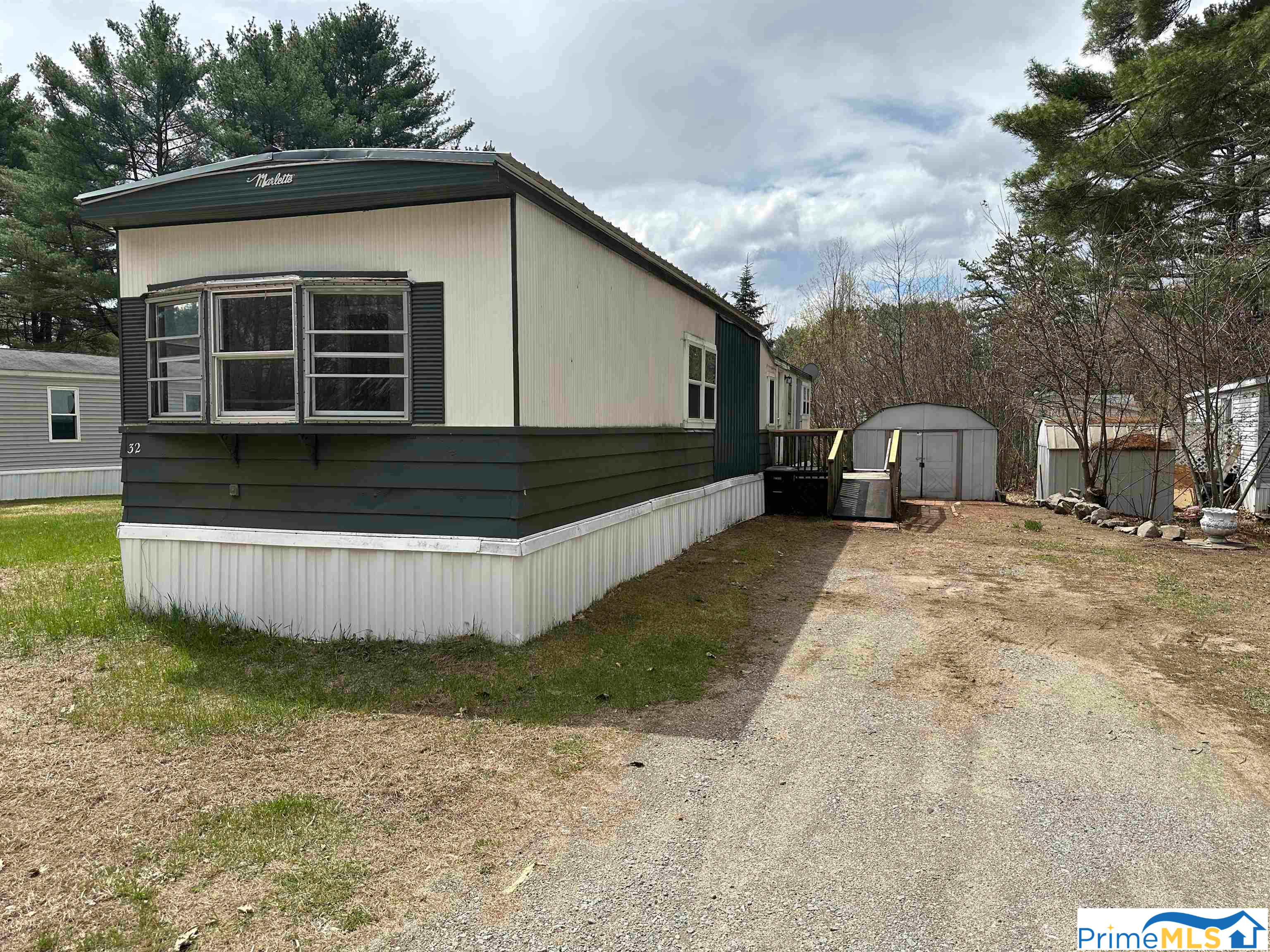 32 Bond Street, Franklin, NH 03235