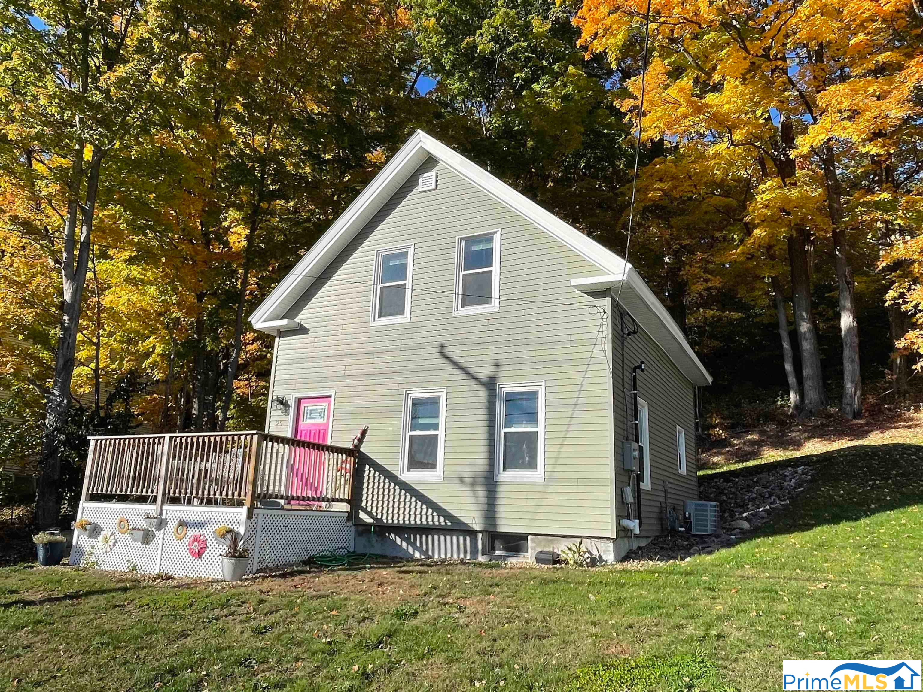 25 East Bow Street, Franklin, NH 03235