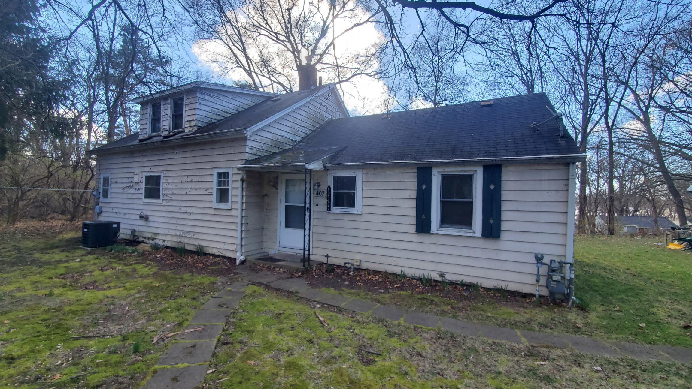 402 Searles Avenue, Benton Harbor, MI 49022