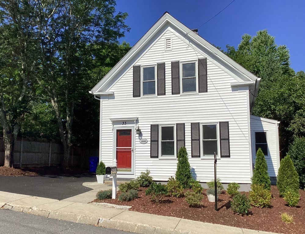 33 Walcott St, Hopkinton, MA 01748