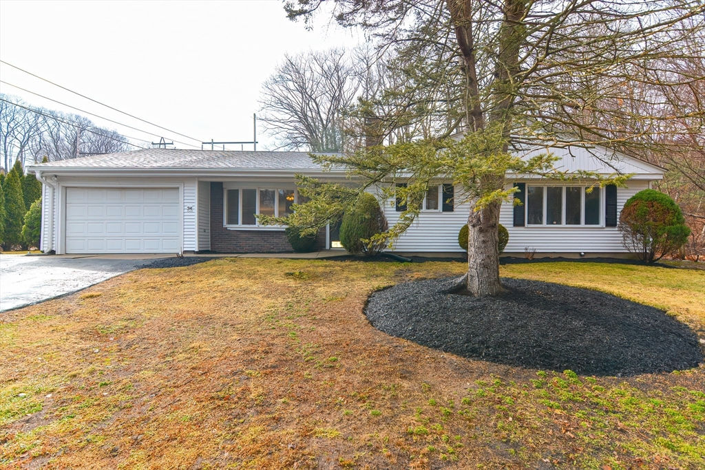 34 Kerrins Ln, Lynn, MA 01904