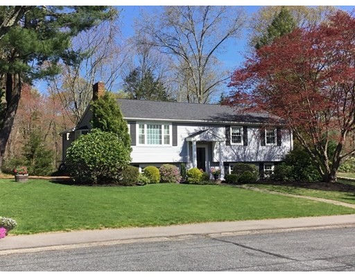 10 Stonybrook Road, Medfield, MA 02052