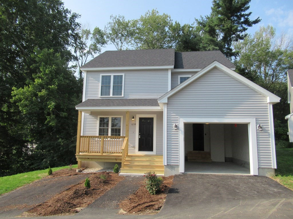 12 Farnum St, Uxbridge, MA 01569