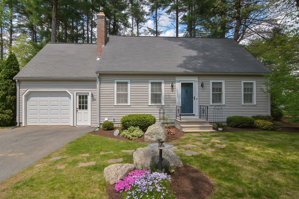 23 Warren St., Upton, MA 01568