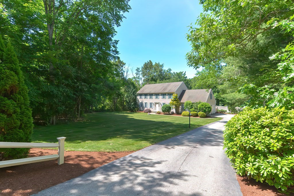 209 Brookfield, Sturbridge, MA 01566