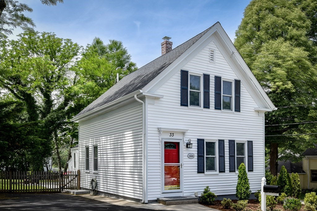 33 Walcott St, Hopkinton, MA 01748