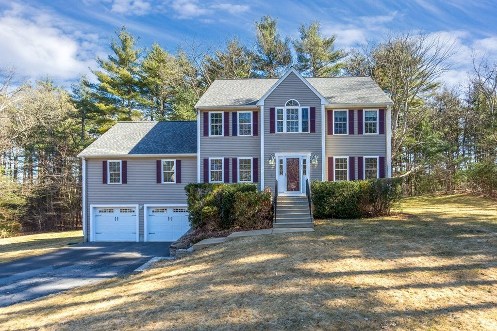 5 Secret Garden Ln, Franklin, MA 02038