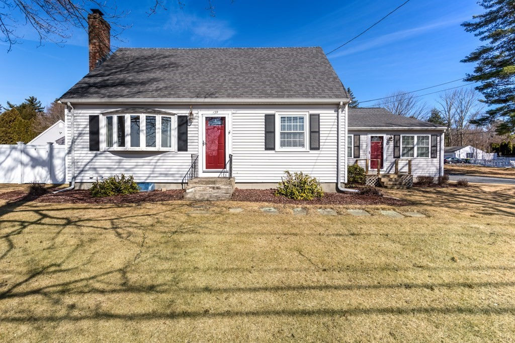 139 Oak St, Franklin, MA 02038