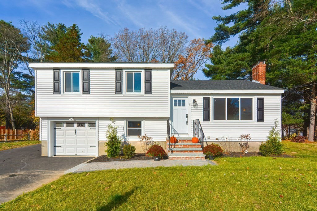 9 Midland Ave, Franklin, MA 02038