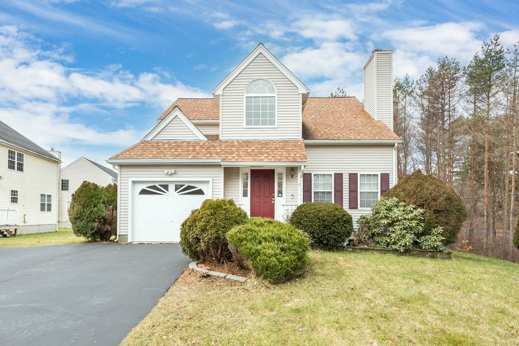 5 Palomino Dr, Franklin, MA 02038