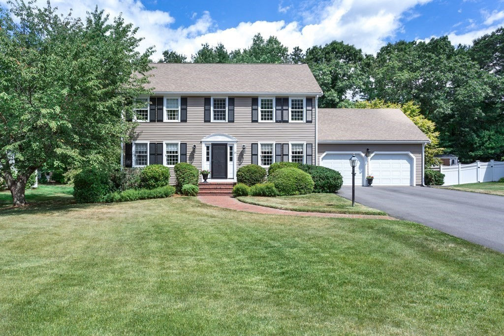 25 Bridle Path, Franklin, MA 02038