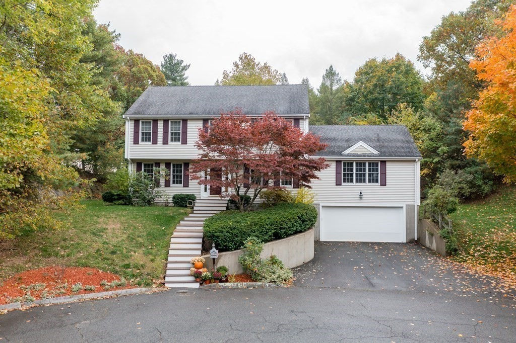 69 Longhill Rd, Franklin, MA 02038