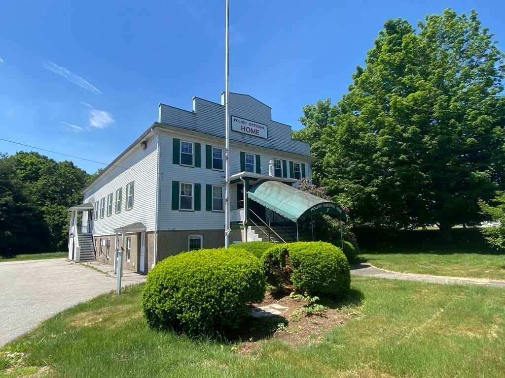 7 Main St, Grafton, MA 01560