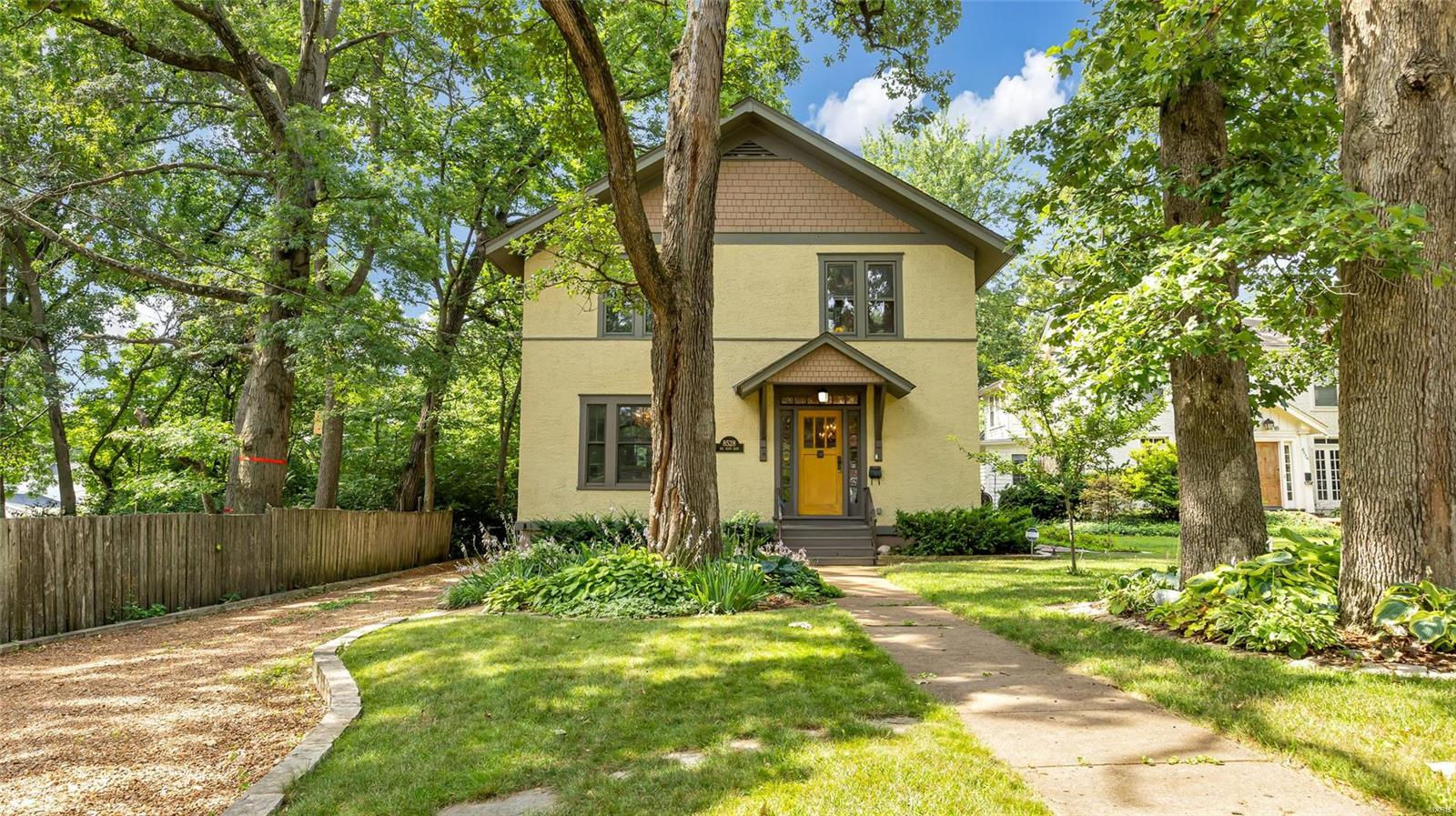 8528 Big Bend Boulevard, Webster Groves, MO 63119