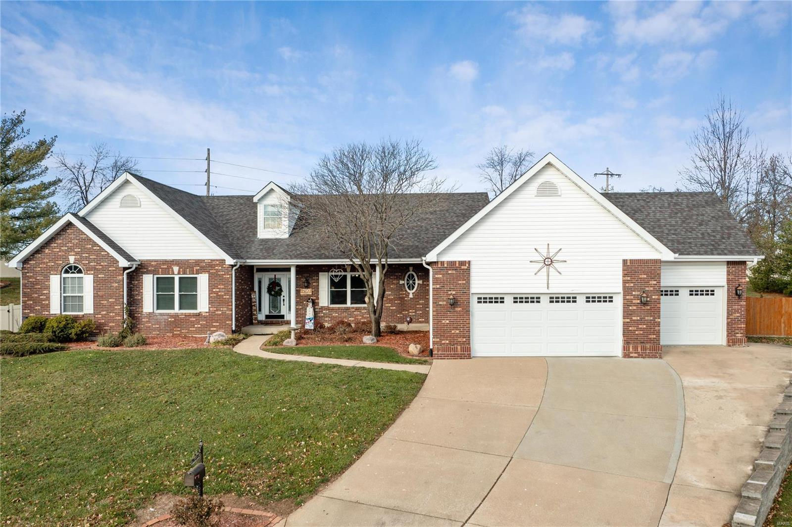 790 Meadow Cliff Drive, St Charles, MO 63303