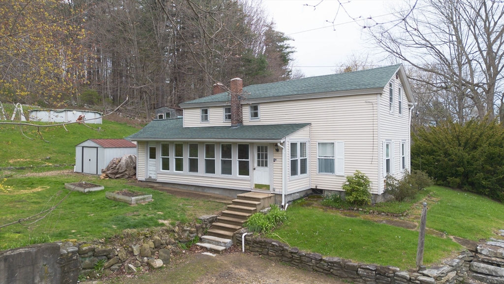 39 Fiskdale Rd, Brookfield, MA 01506