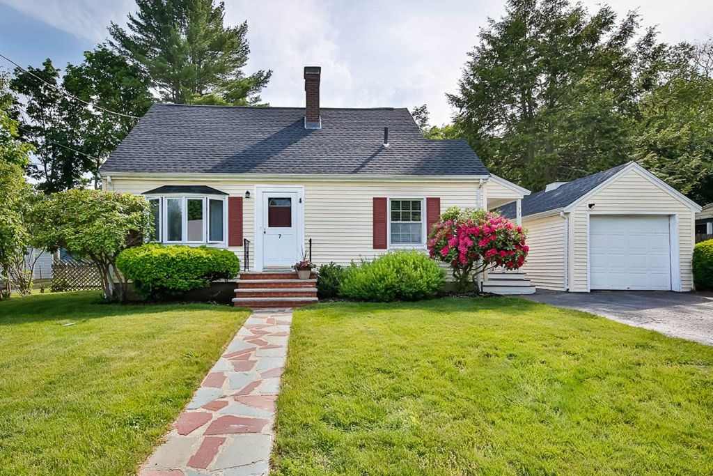 7 Nelwood Terrace, Beverly, MA 01915