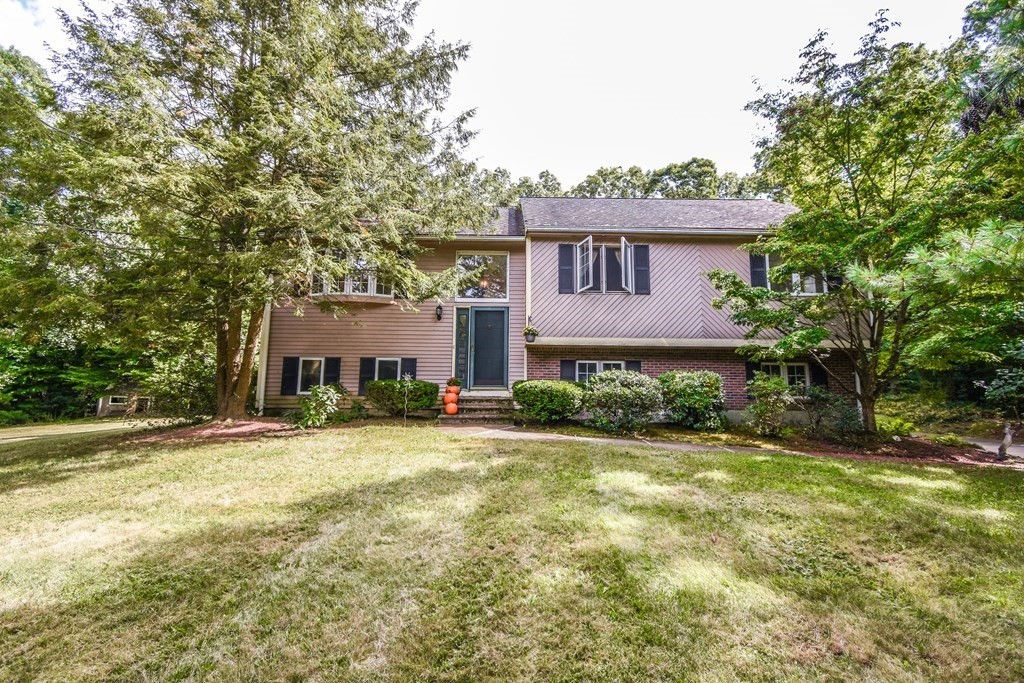 3 Great Pond Rd, Franklin, MA 02038