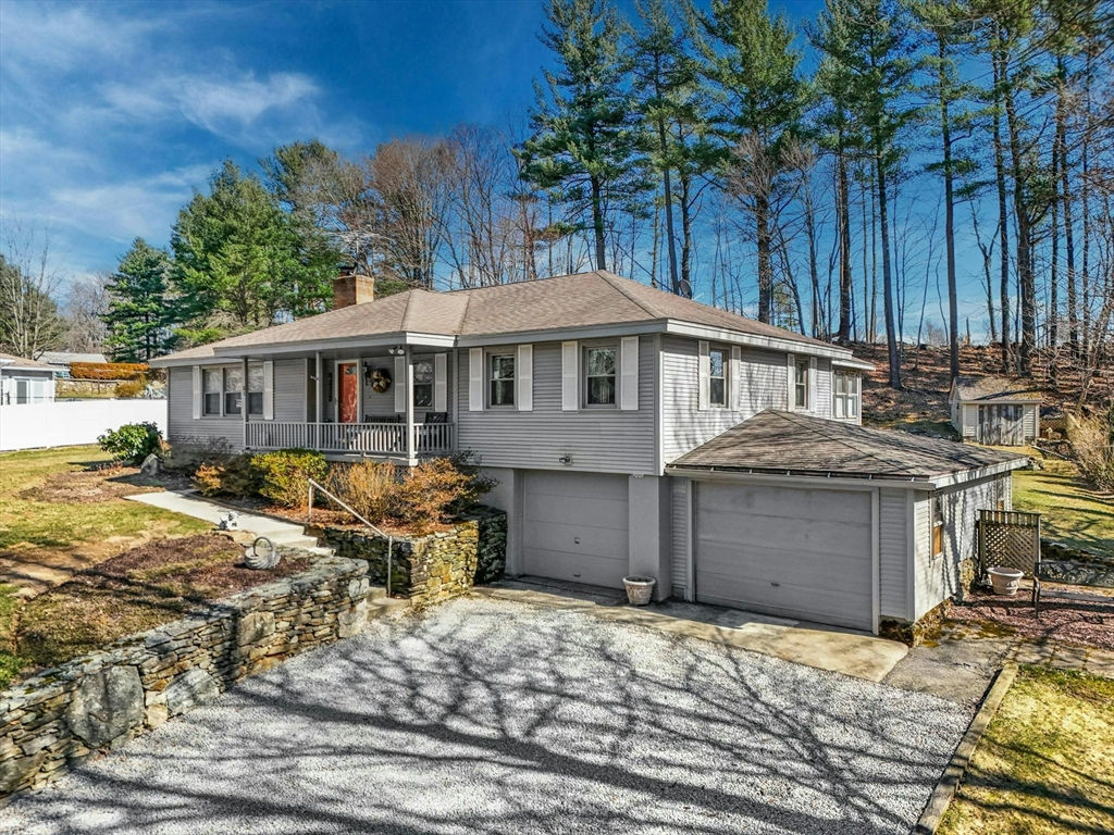 31 Carleton Rd, Millbury, MA 01527