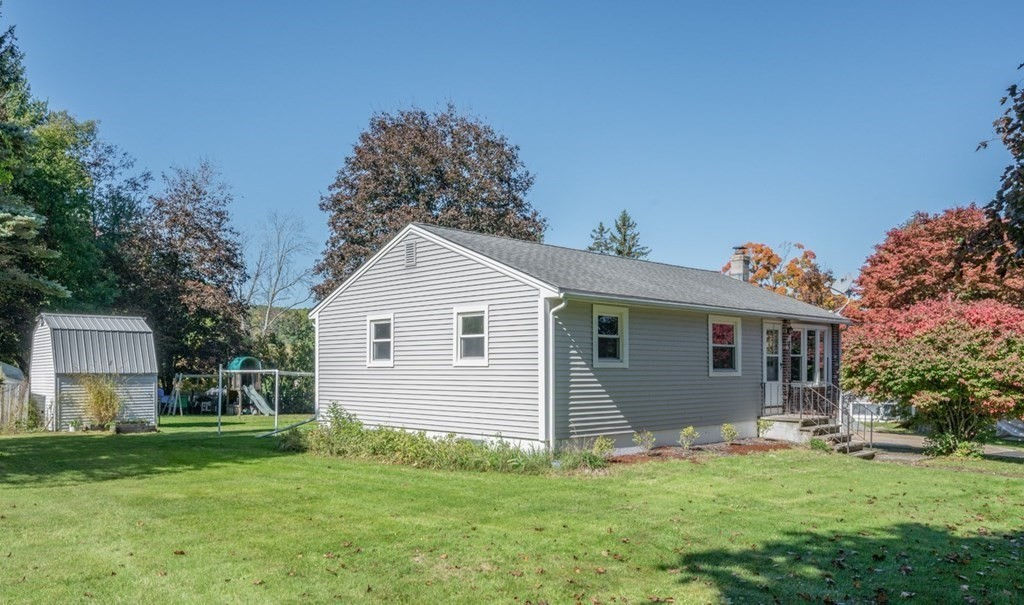 539 Cooper Rd, Northbridge, MA 01534